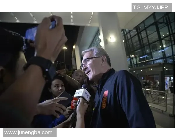 国足抵达印尼备战世预赛伊万表示全队将全力争胜展现实力